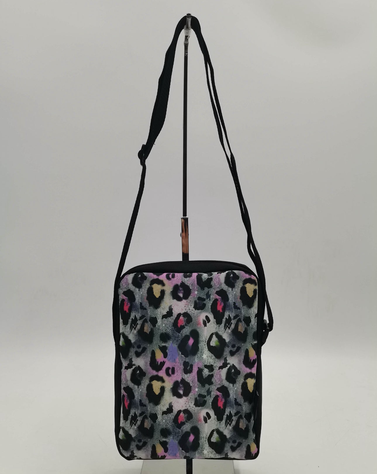 Grey Leopard Scene Lightweight Cross Body Bag